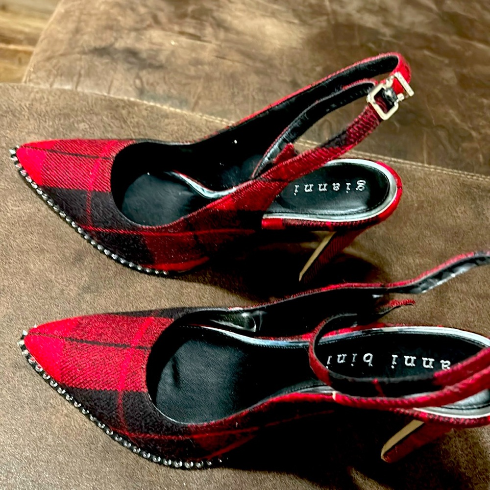 Red and black Gianni Bini 9.5size